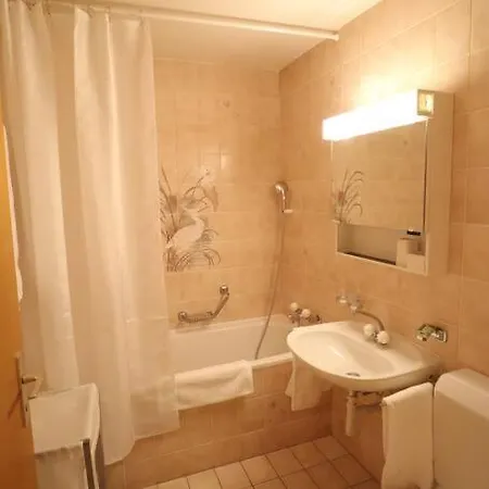 Comfortable, Very Well Located Between Train Station And Lake! * Lausanne